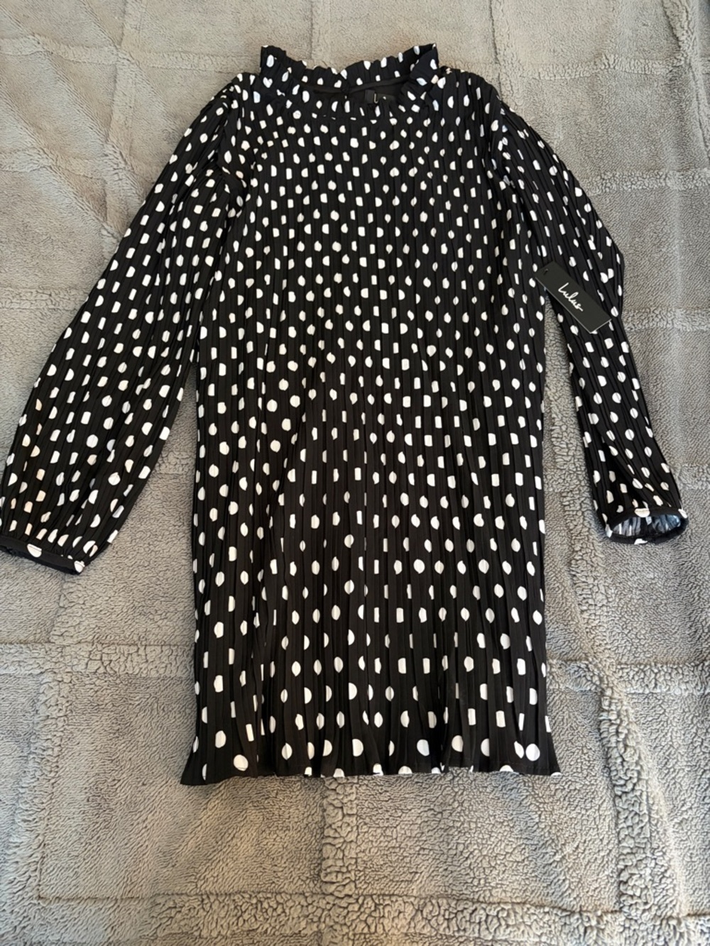 Lulu's Black and White Polka Dot Pleated Long Sleeve Dress